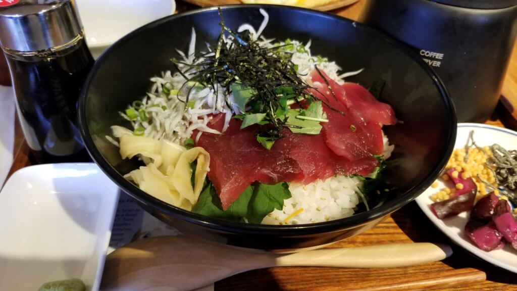 江ノ島のしらすマグロ丼