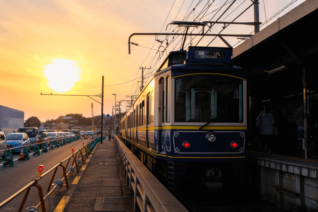 夕焼けと江ノ電